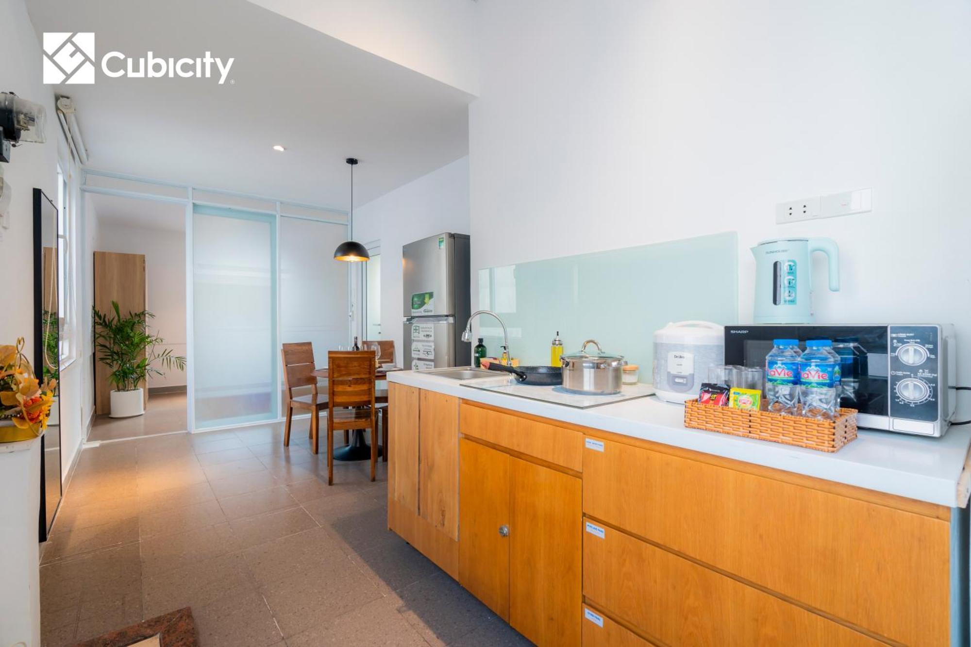 Cubicity Metro House Apartment