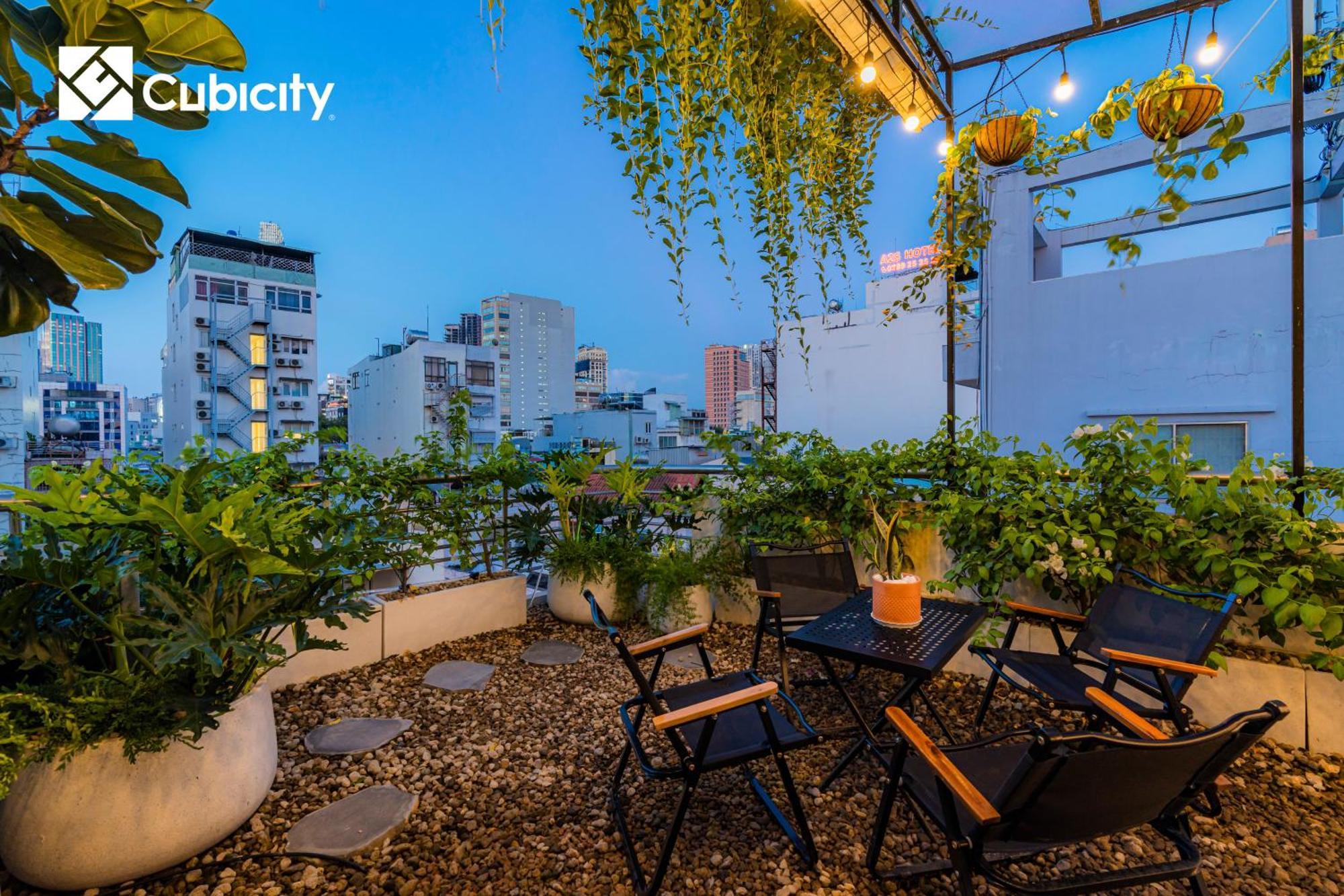 Cubicity Metro House