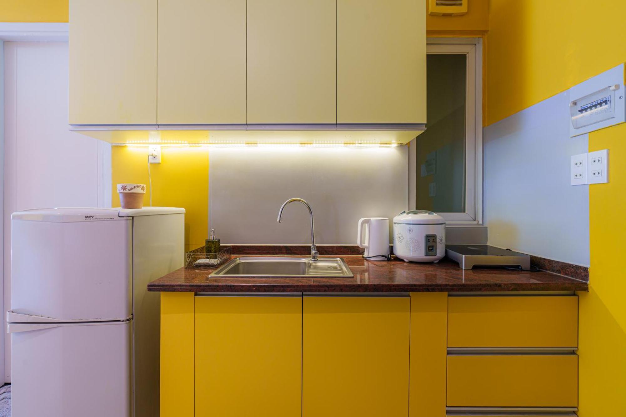 Cubicity Metro House