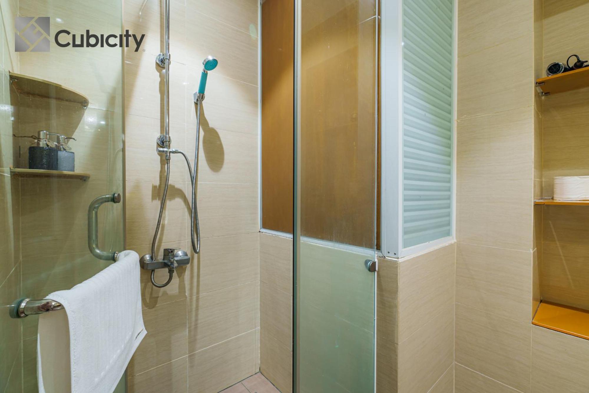 Cubicity Metro House