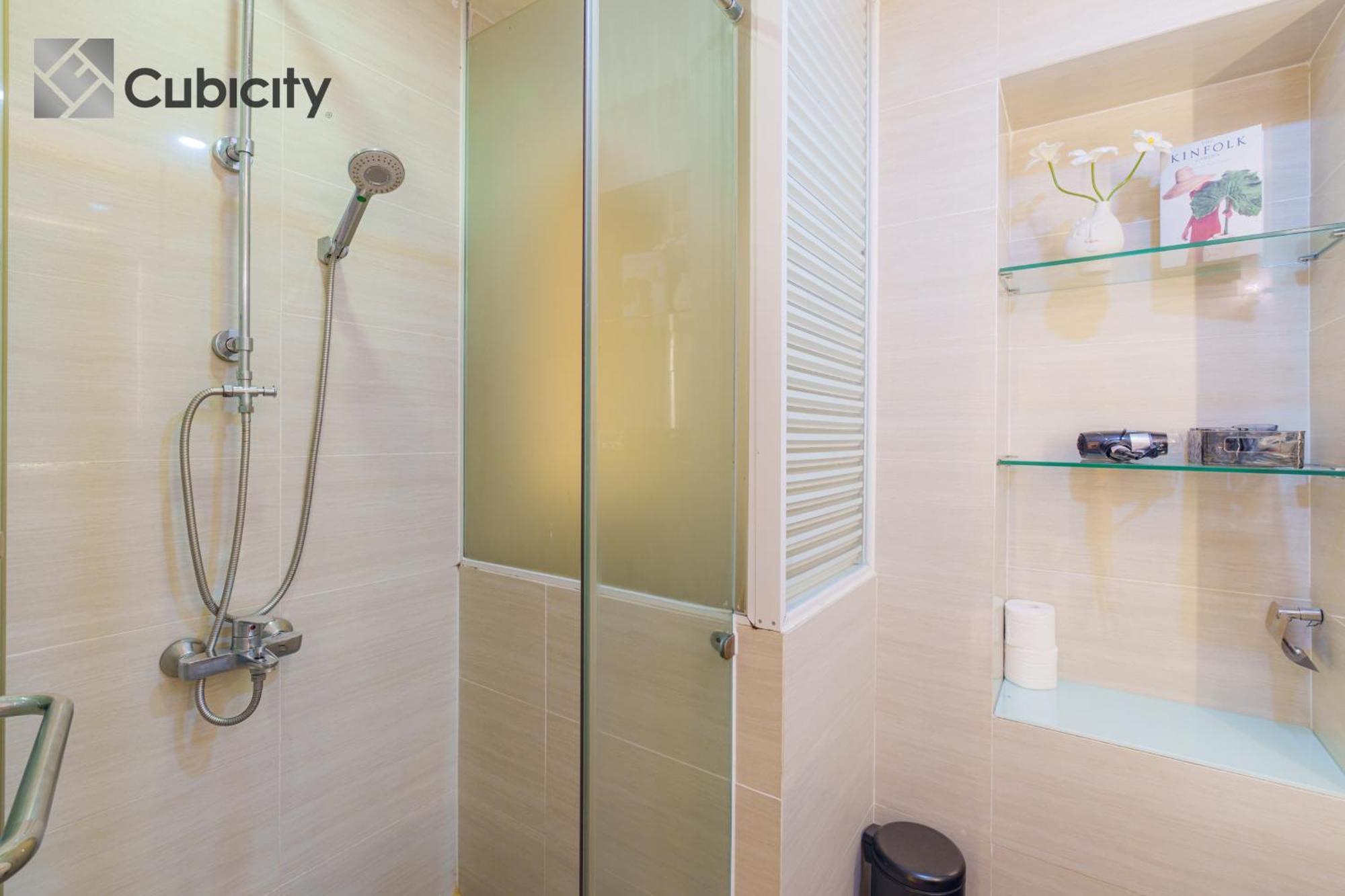 Cubicity Metro House